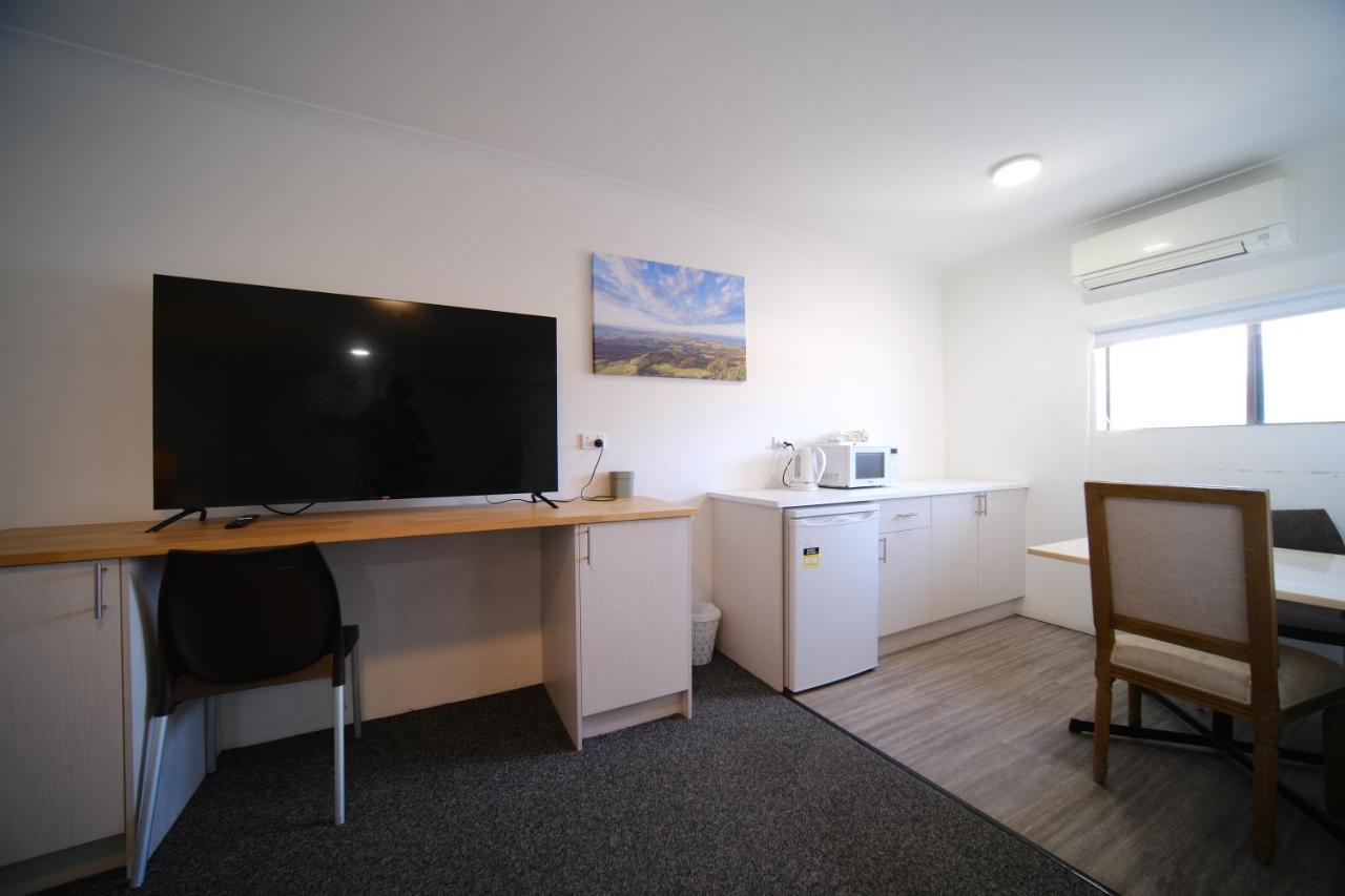 Lakeside Inn Wollongong Primbee Exterior foto