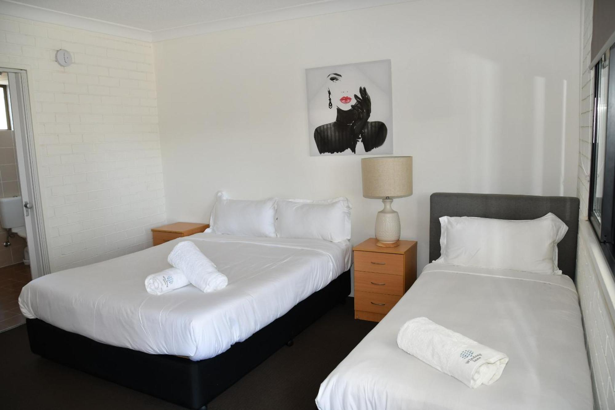 Lakeside Inn Wollongong Primbee Exterior foto