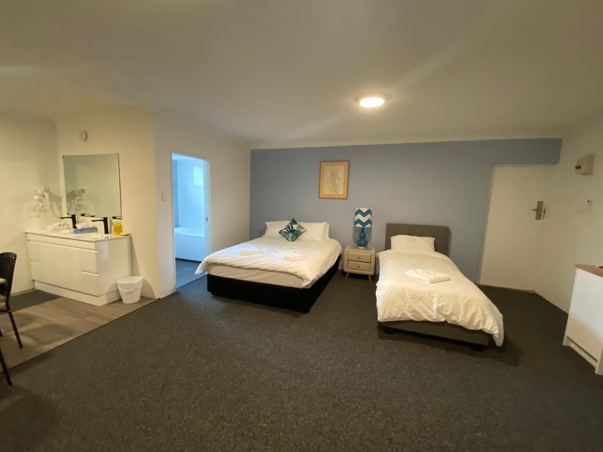 Lakeside Inn Wollongong Primbee Exterior foto